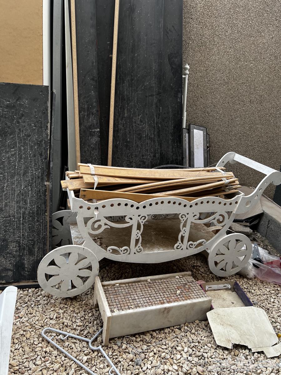 أثاث وكهربائيات بحالة جيدة64387397346946111