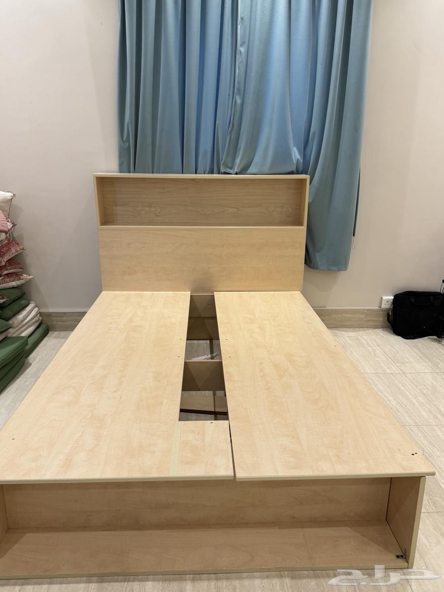 سرير خشبي يوجد فيه تخزين64392319651971110
