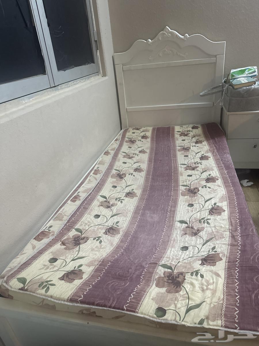 سرير نوم للبيع مفرد64389211060355111