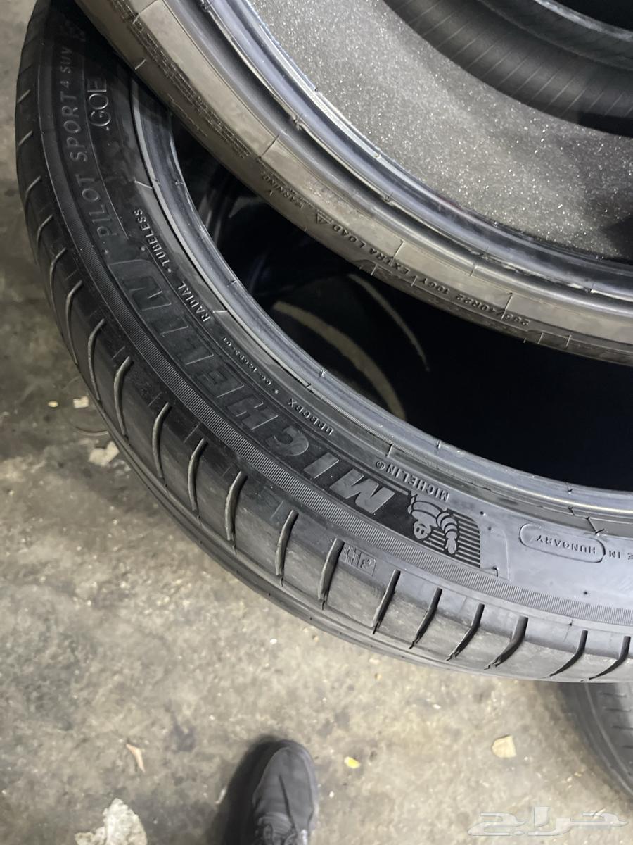 Michelin 265 40 22 tire set, week 23 and 5064536850929283113