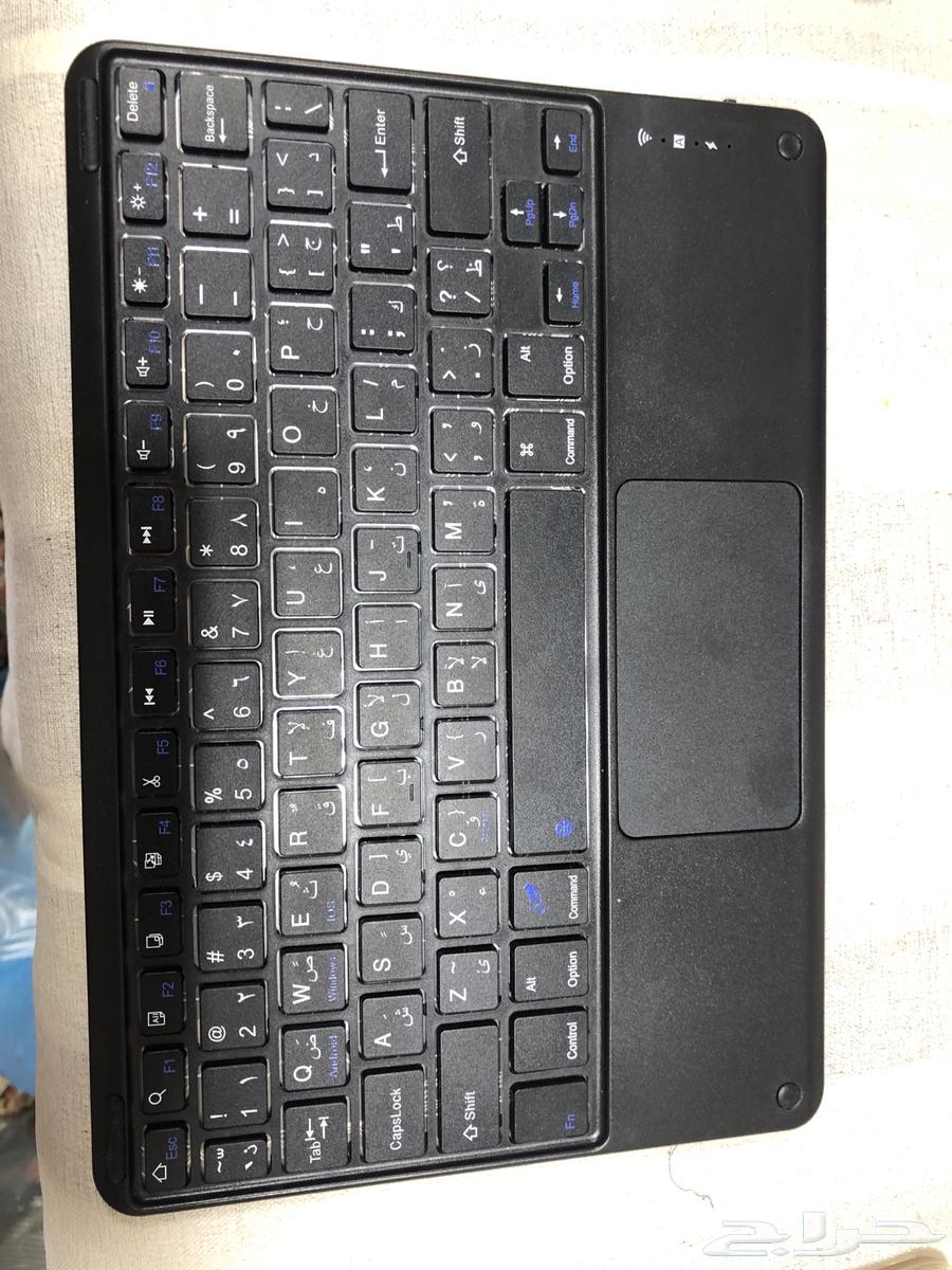 ايباد ابل الجيل العاشر لون فضي 256 GB معه قلم و كيبورد64387871386626113