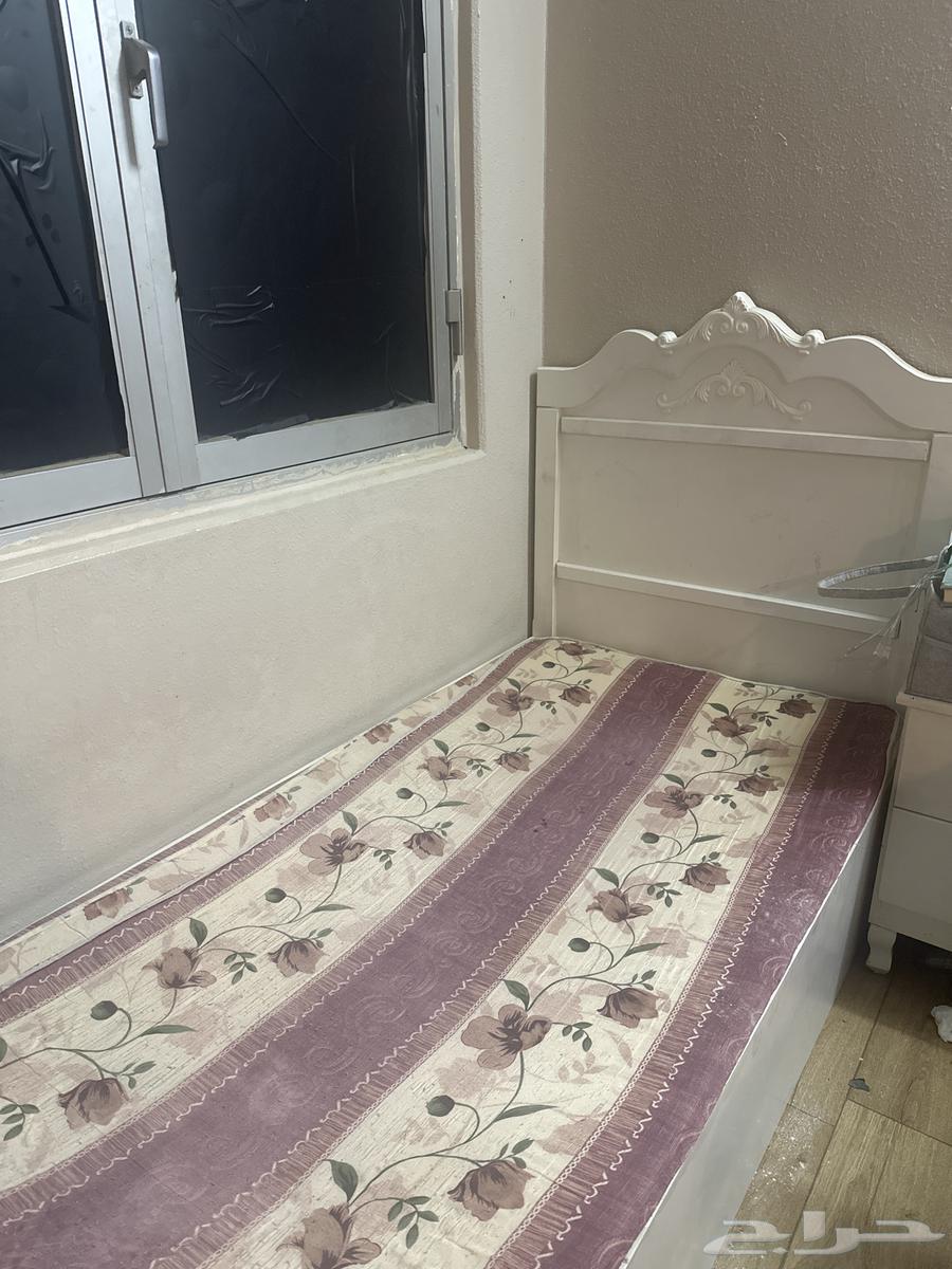 سرير نوم للبيع مفرد64389211060355110