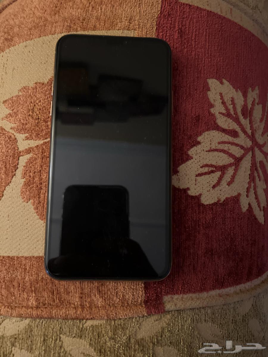 جهاز آيفون بروماكس 11 للبيع بحالة ممتازة64386655312771111