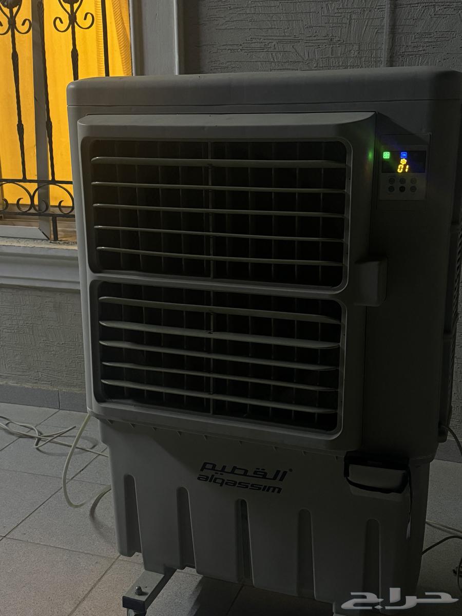 Almost new air conditioner, replacing the old crowded one..64389971384321111