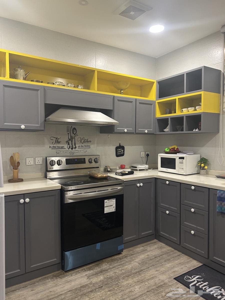 مطبخ واثاث وطاولات للبيع المستعجل ..64384799894529112