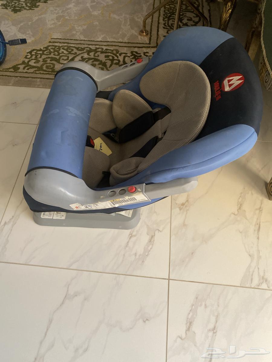 طاولة تلفزيون ومقعد أطفال وسيكل أطفال64386360708355111