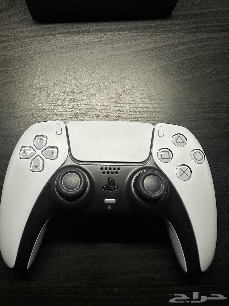 New PlayStation 5 controller with bags, never used or opened64385901213059111