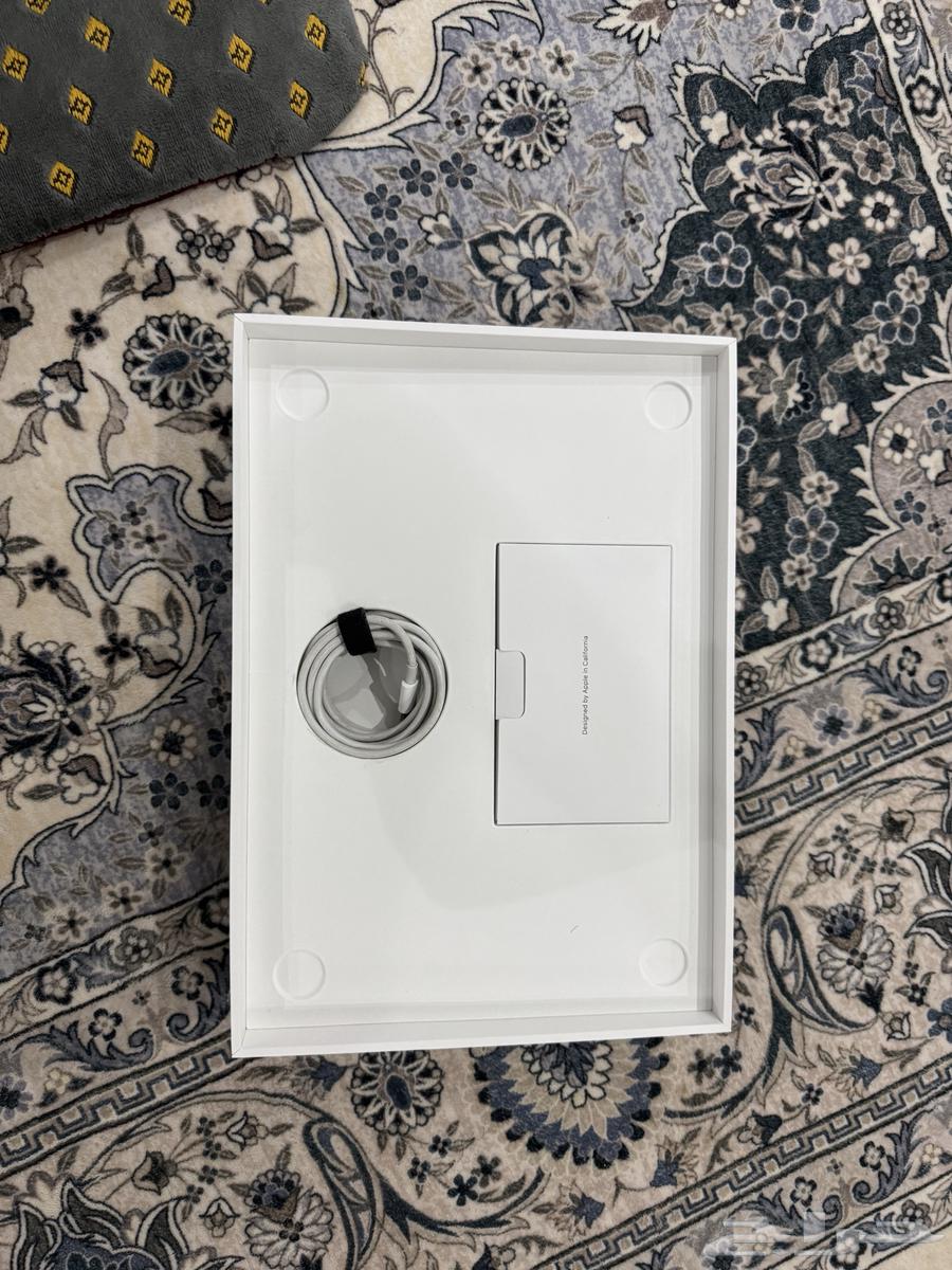 ماك بك اير شاشة 13.30 بوصه ذاكرة 512 شبه جديد64378091040643112