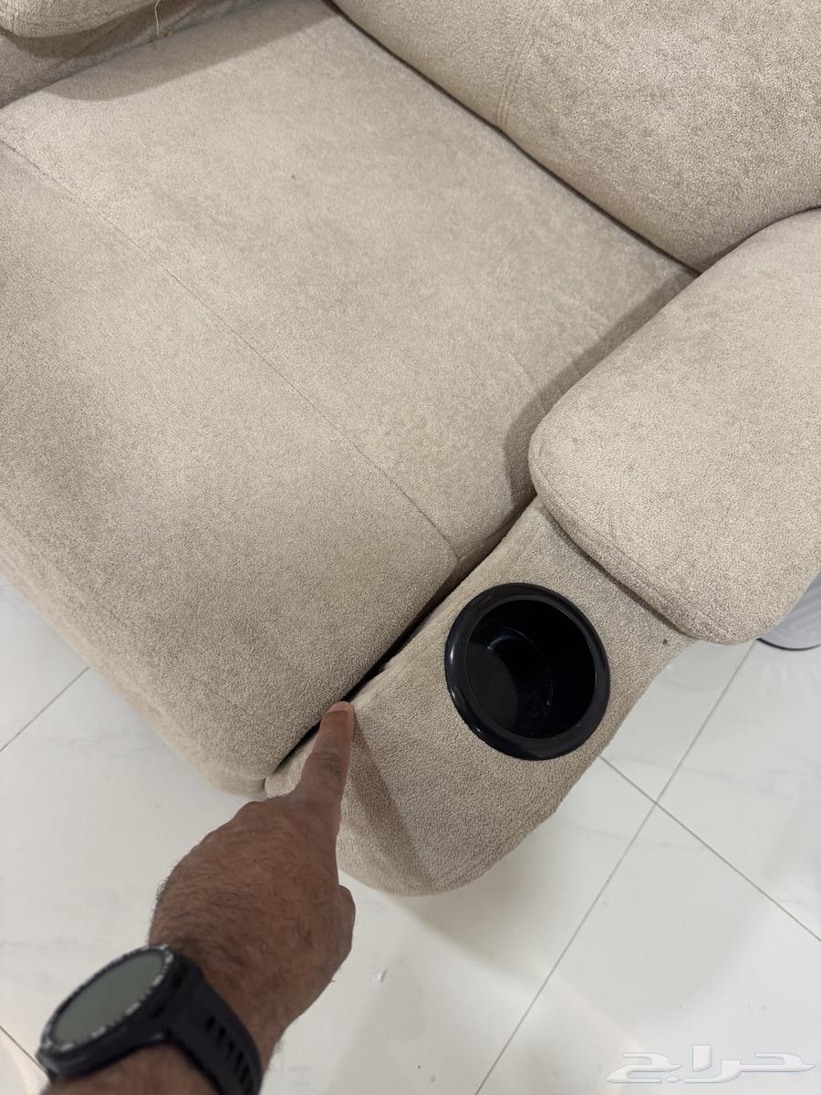 للبيع كنب هزاز ومرتبة سرير وغسالة صغيرة وأغراض64388537041793112