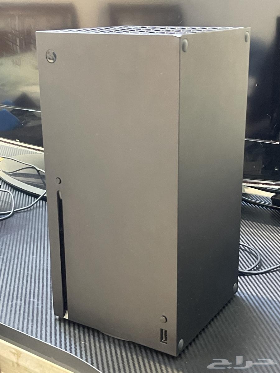 Xbox unused with its accessories64384591094658110