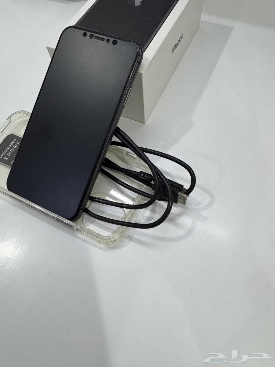 iPhone 11 Black Color in Clean Used Condition64389626577026113