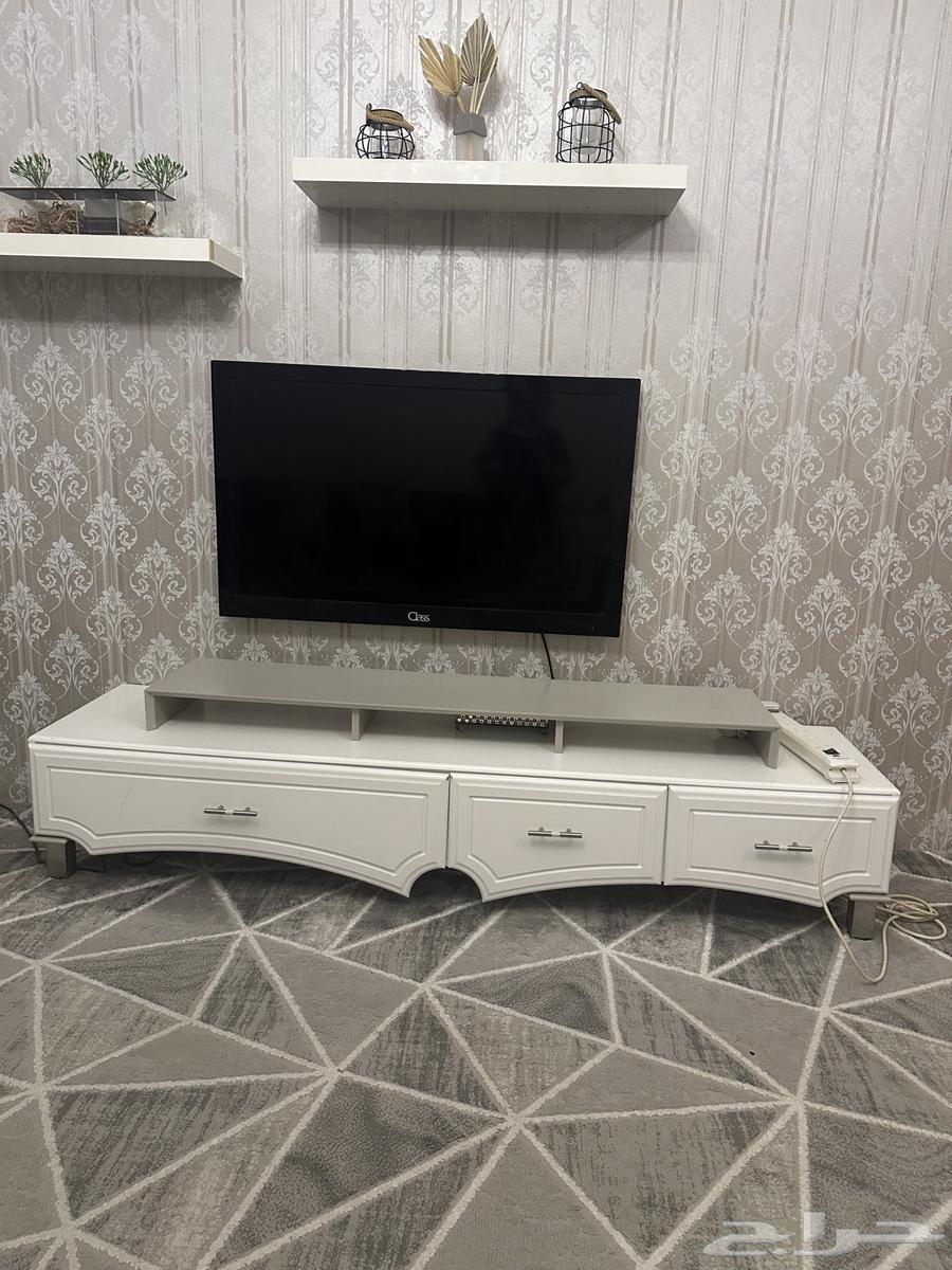 مكتبت تلفزون ما فيه ايى شي ومكتبت دراسه وكرسي للبيع64390720366593110