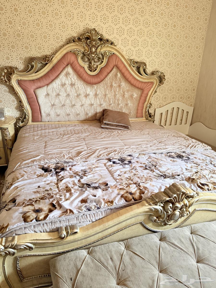 غرفة نوم صيني ملكي نظيفة بيع مستعجل64384355372290110