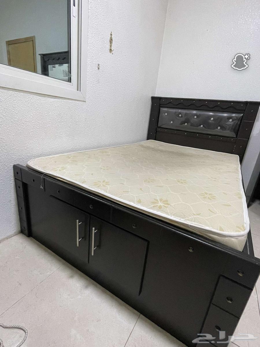 للبيع غرفة نوم بحالة ممتازه64383455335682113