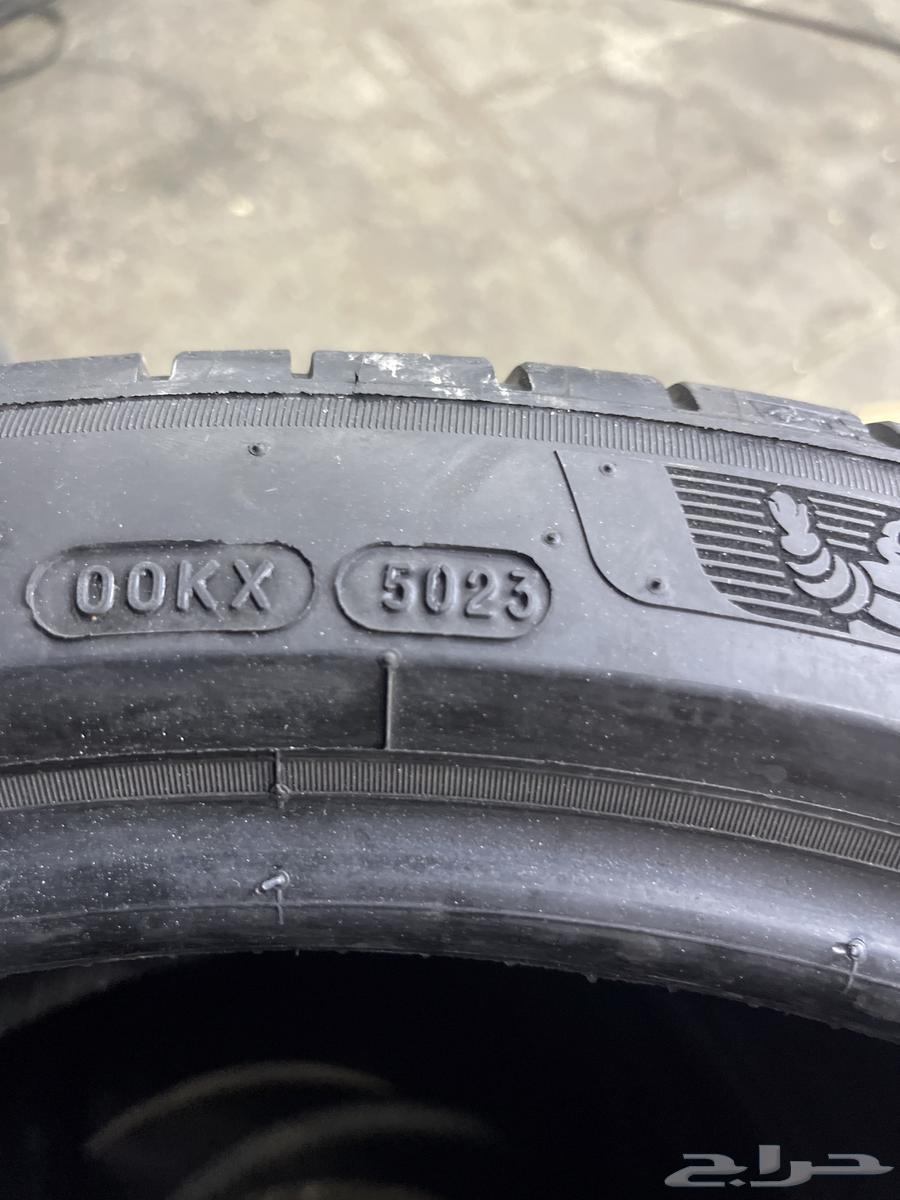 Michelin 265 40 22 tire set, week 23 and 5064536850929283114