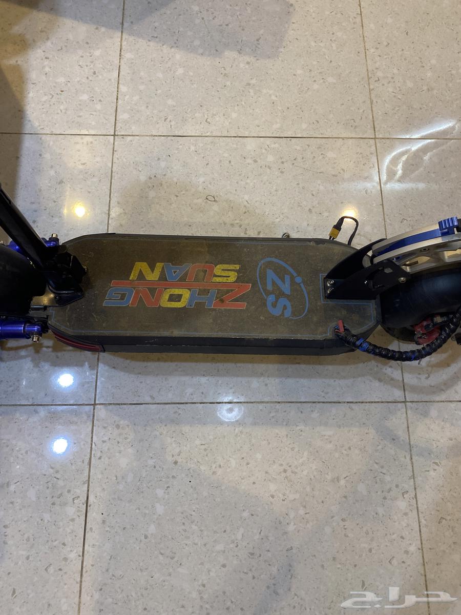 Fully foldable scooter with key start and remote control64383178103810112