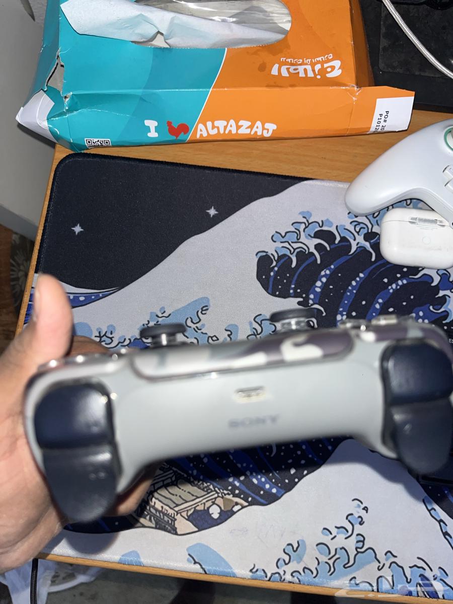 Sony 5 controller in good condition64378484277378110