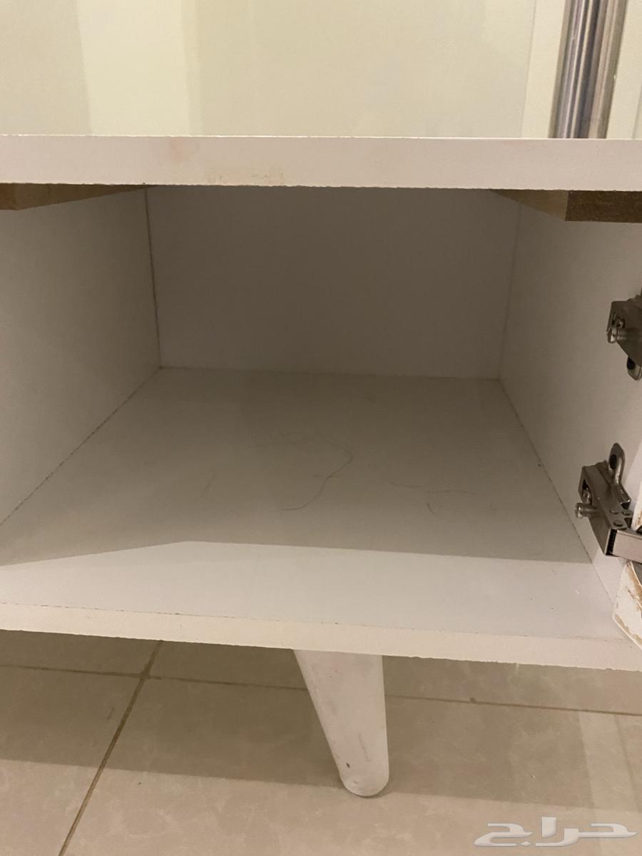 طاولة تلفزيون للبيع64379079394434113