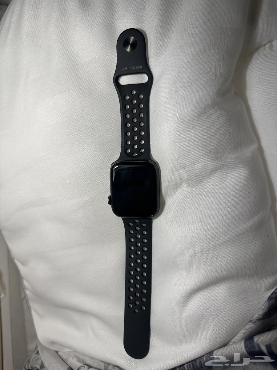 ابل واتش للبيع ساعه اصدار. نايك64384092177027110