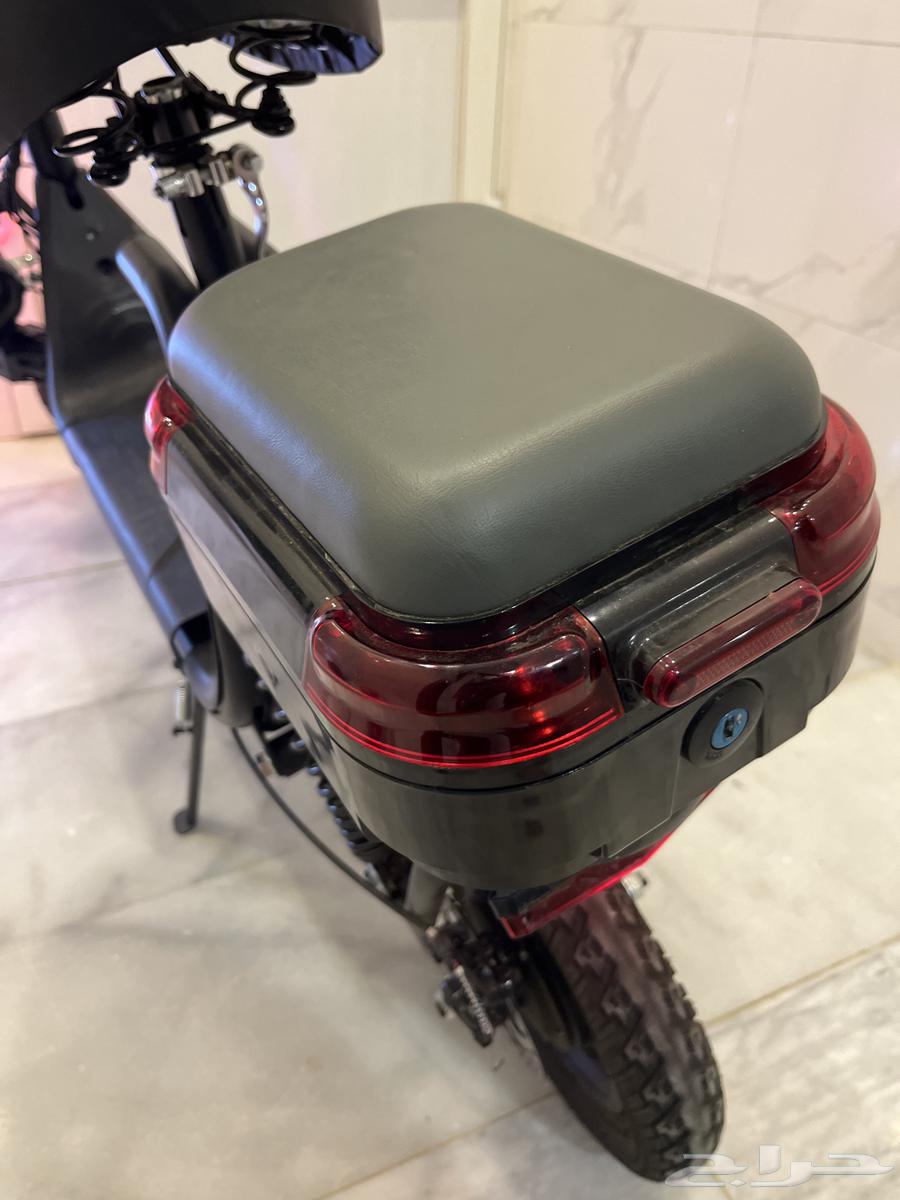 Clean and reliable scooter64389957587715114