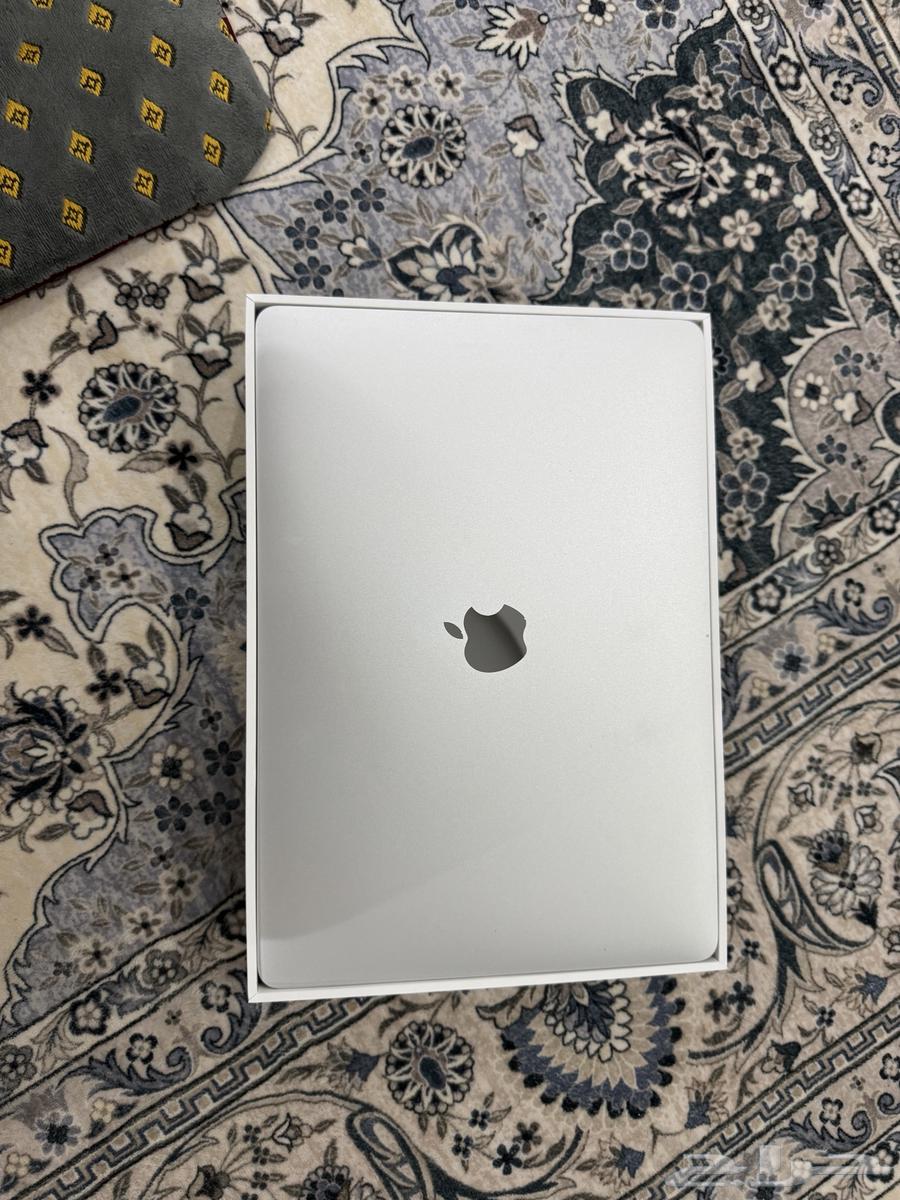 ماك بك اير شاشة 13.30 بوصه ذاكرة 512 شبه جديد64378091040643114