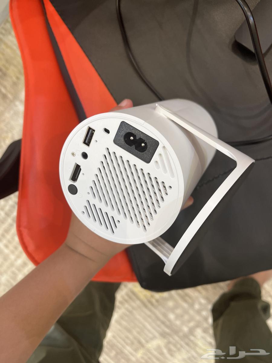 The first person to get the 100-watt smart projector64383206392577111