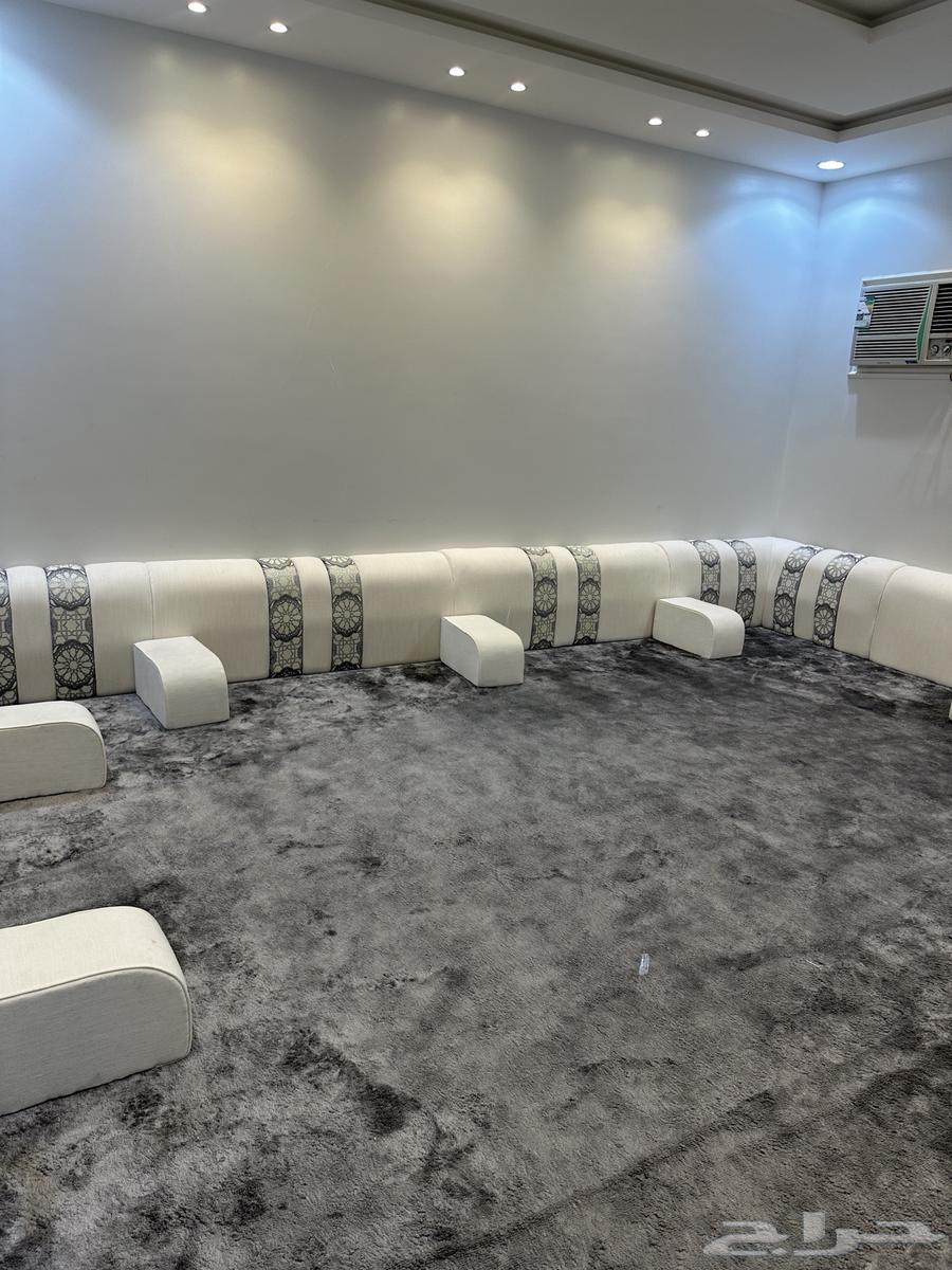 مساند مجلس جديده لها شهرين نظيفة ماشاءالله64391549739651111