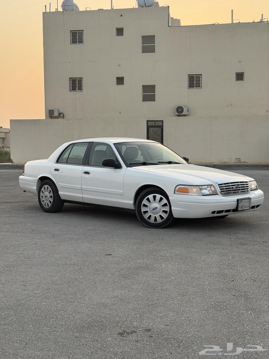 فورد _ كروان فكتوريا موديل 2011 بوليسي ممشى قليل64523584008322112