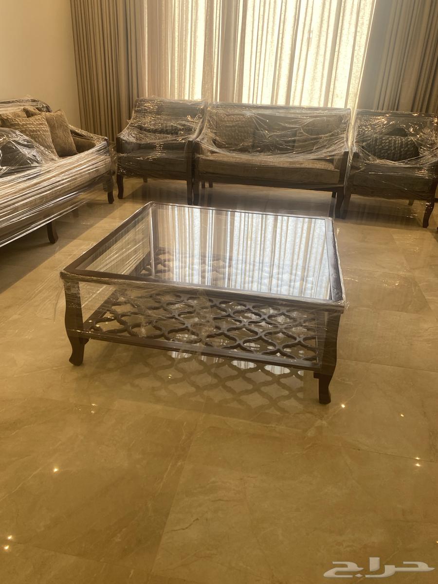 كنب جديد مع طاولات خدمة بعد 20 شخص64387062355585113