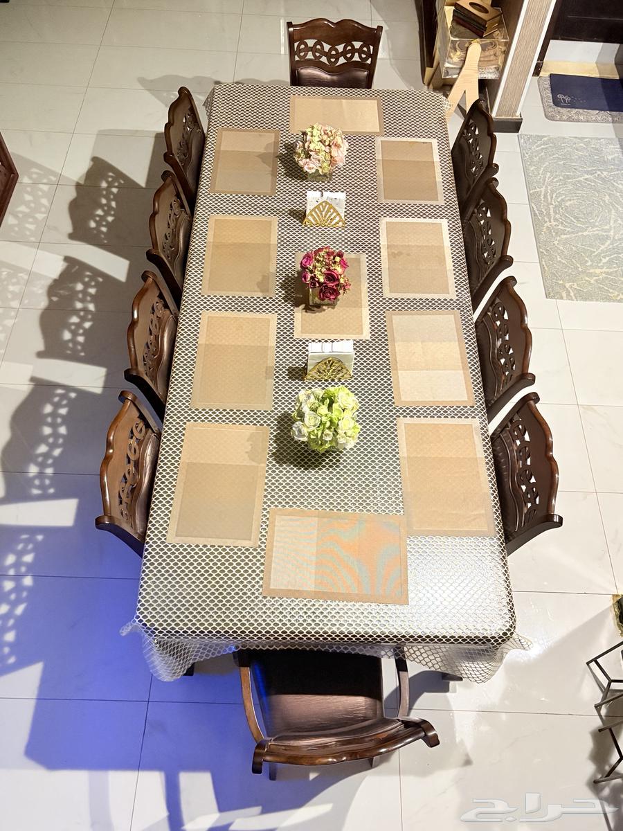 Dining table for 10 people in excellent condition64387982056962110