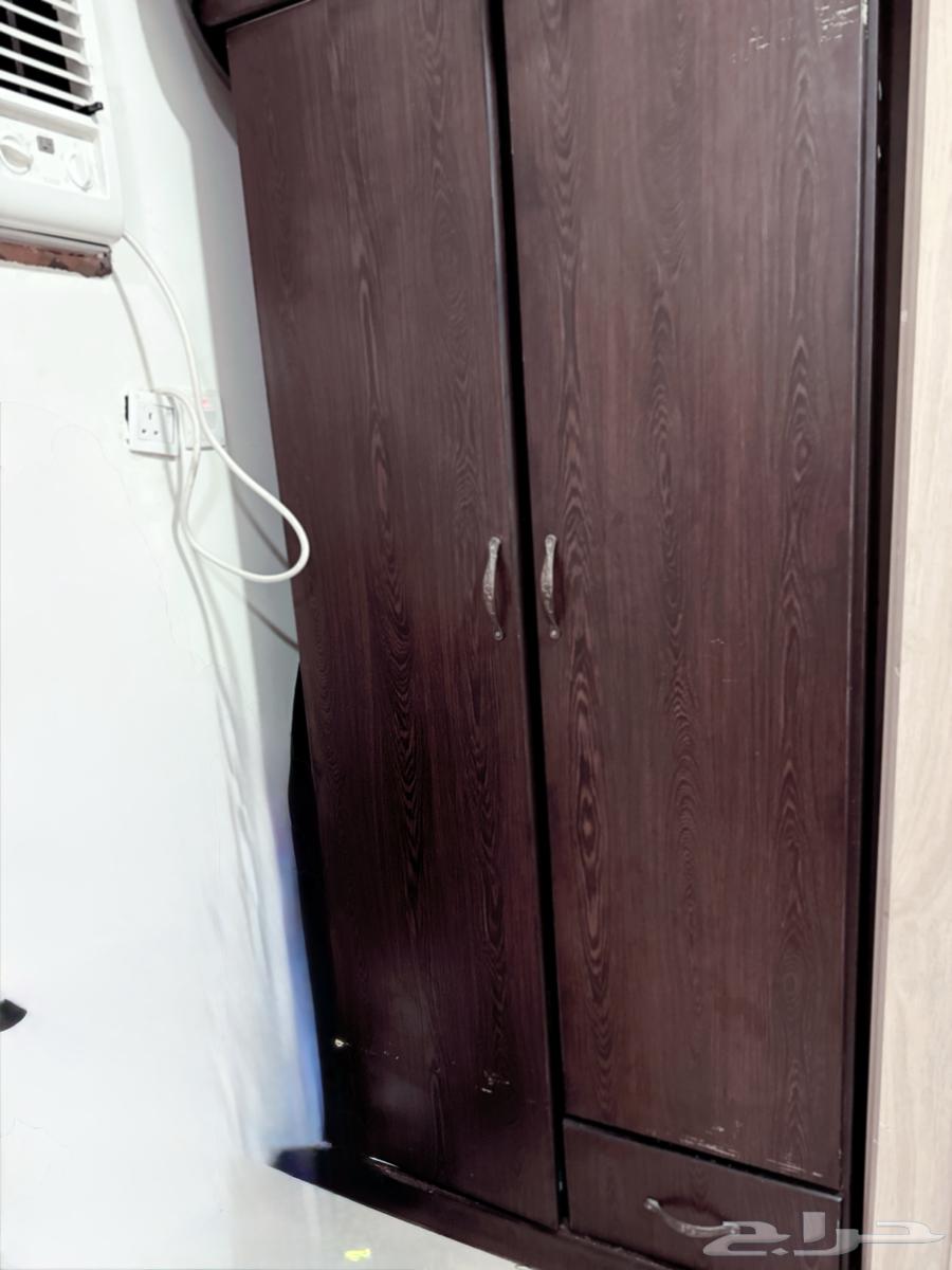 Single and a half bed with mattress and two closets, no defects64383400517505110