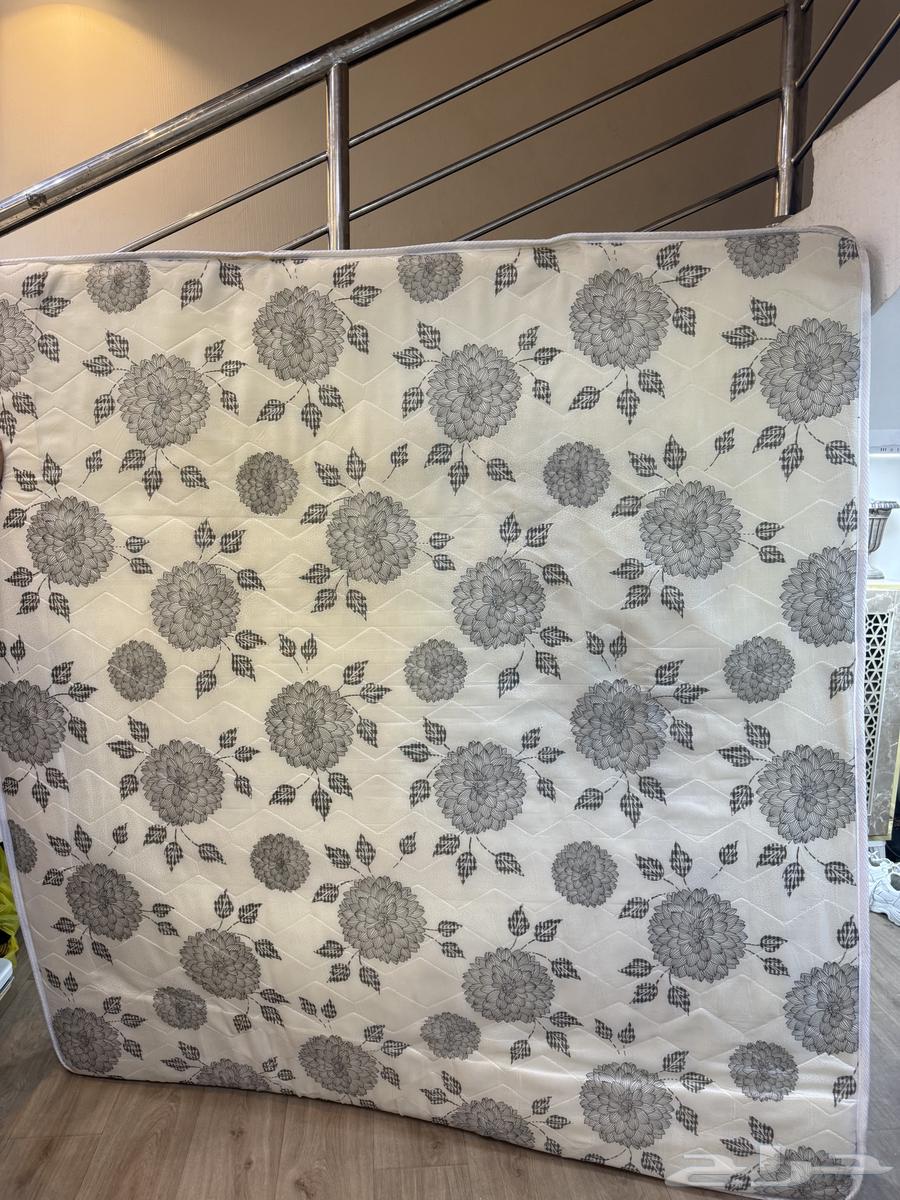 Neat and mattress64384217774595113