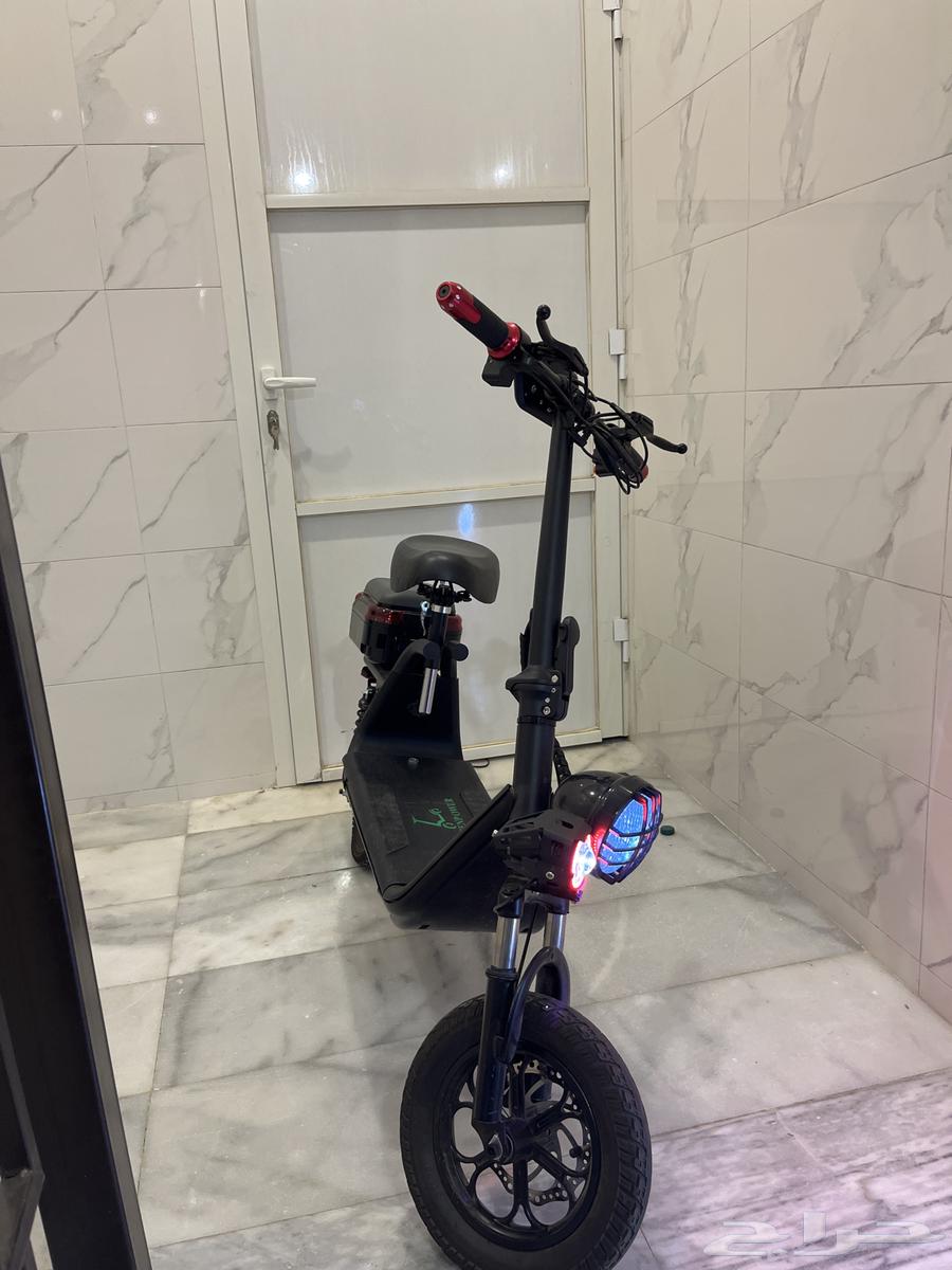 Clean and reliable scooter64389957587715110