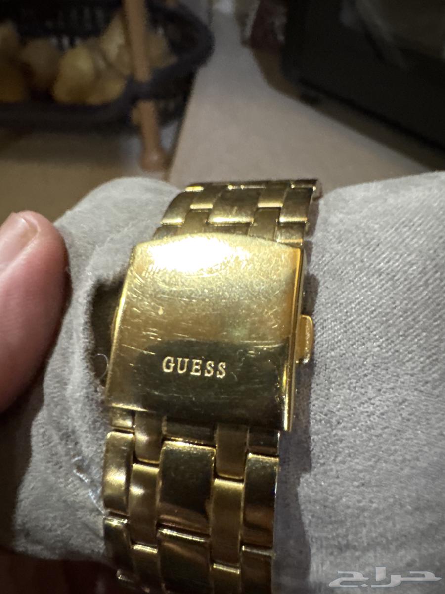 ساعة من شركة guess اصلية صناعة يابانية64378600775809112