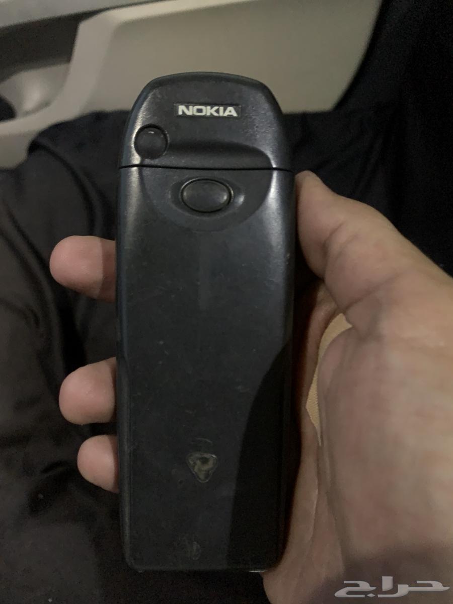 Old working phone with nothing in it64379530384003112