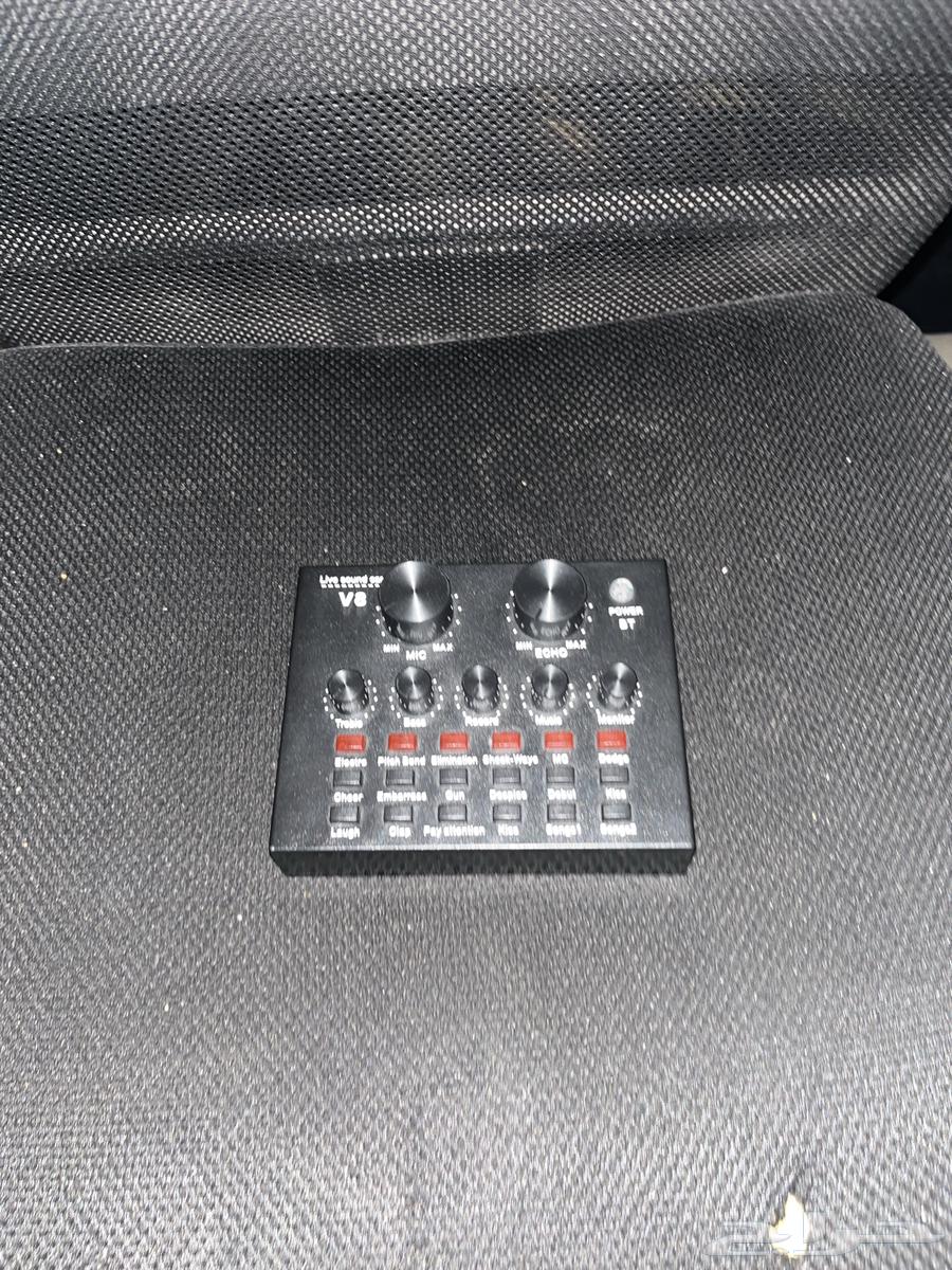 Headset and splitter for sale, headset 50 SAR, splitter 20 SAR64383594499586111