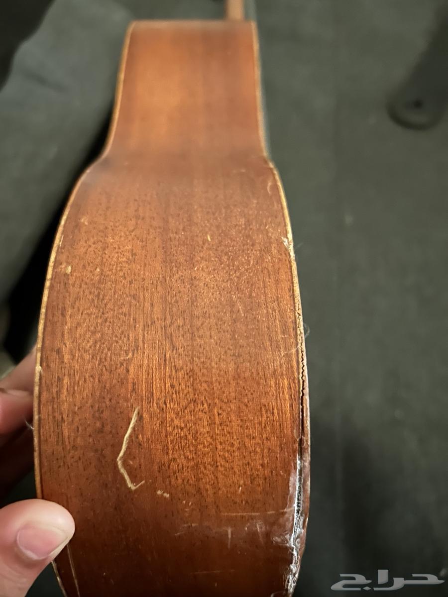 قيتار يوكليلي خشب64384506982275112