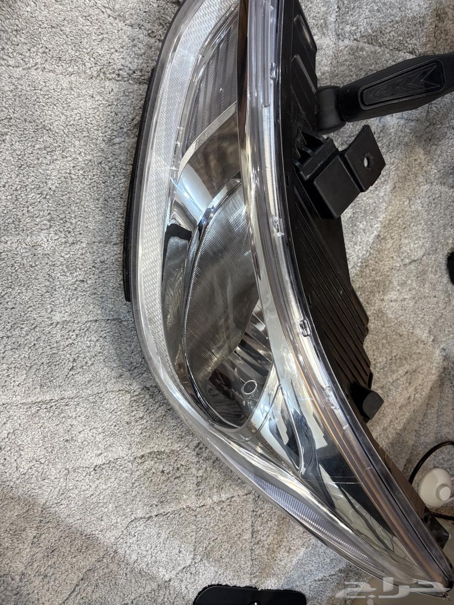 Front Left Headlight Accent 2018-202064535582573058110