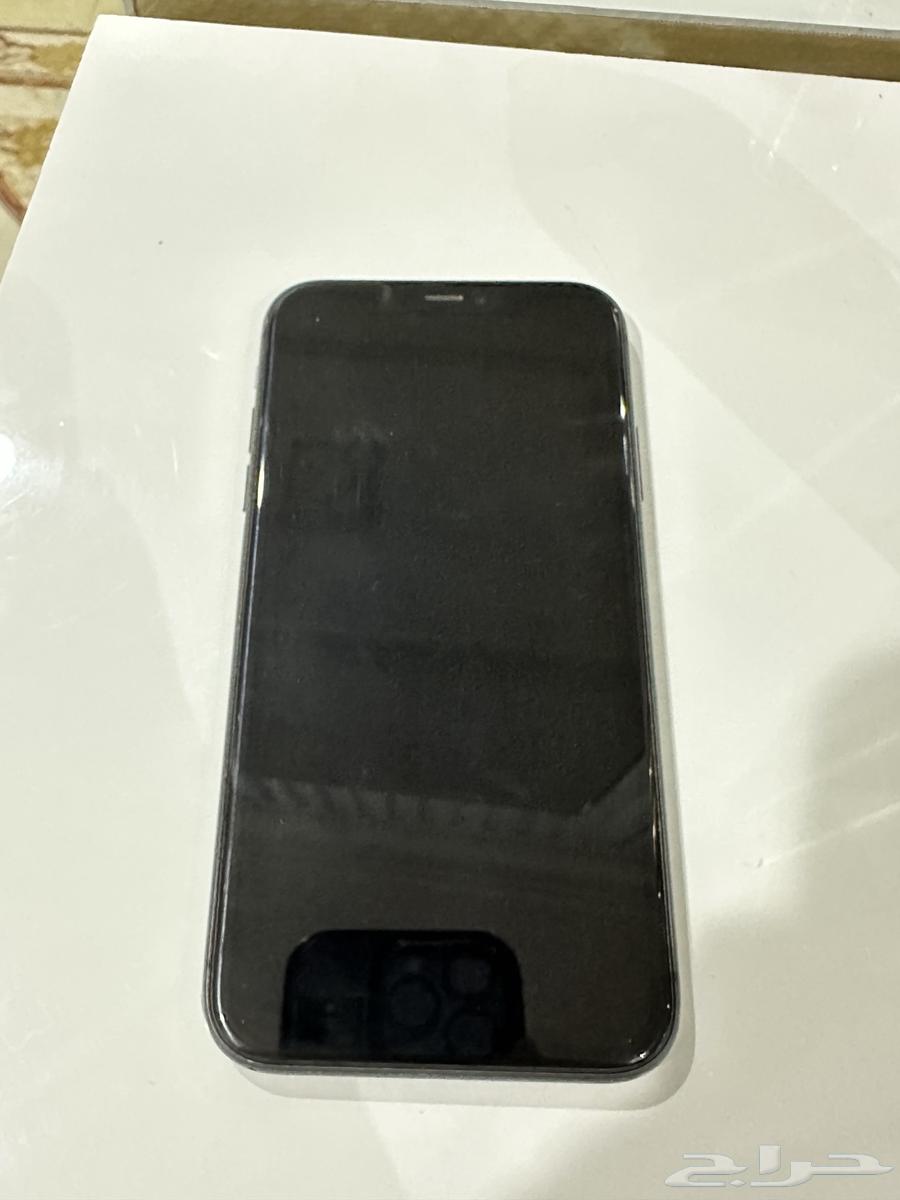 جوال آيفون 11 لون اسود براعيكم بسعر64379822192771112