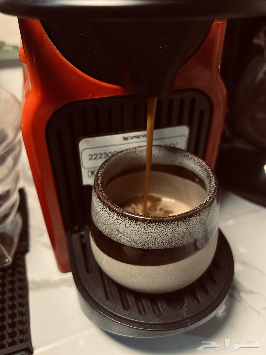 Nespresso capsule espresso machine, almost new with original box64377783535234114