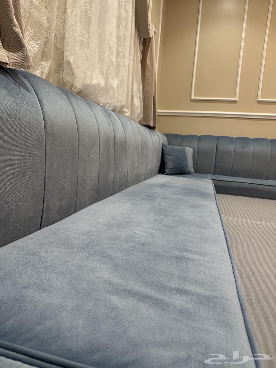 Floor seating with clean 5 by 4.5 mat64379341344641114