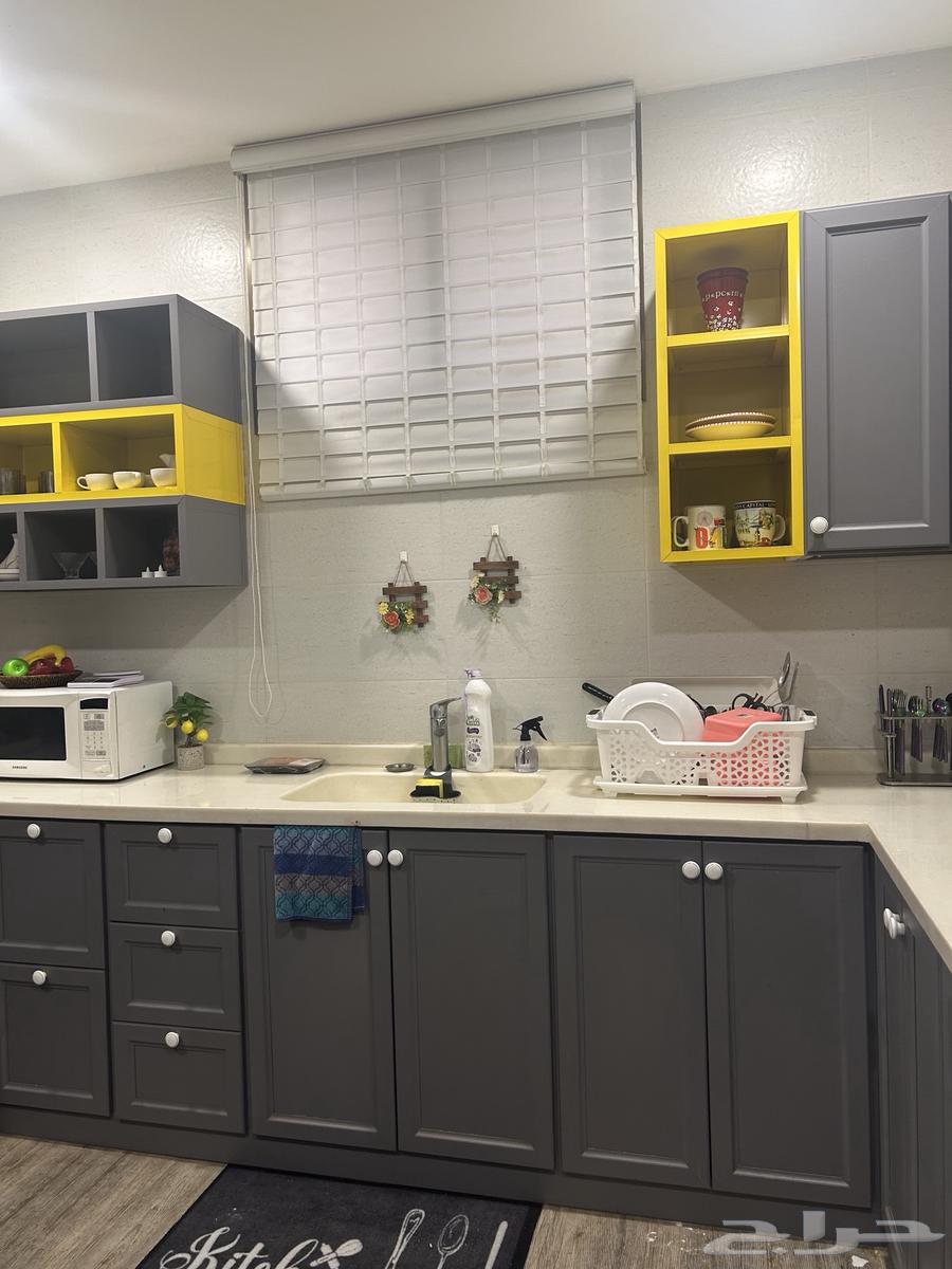 مطبخ واثاث وطاولات للبيع المستعجل ..64384799894529111