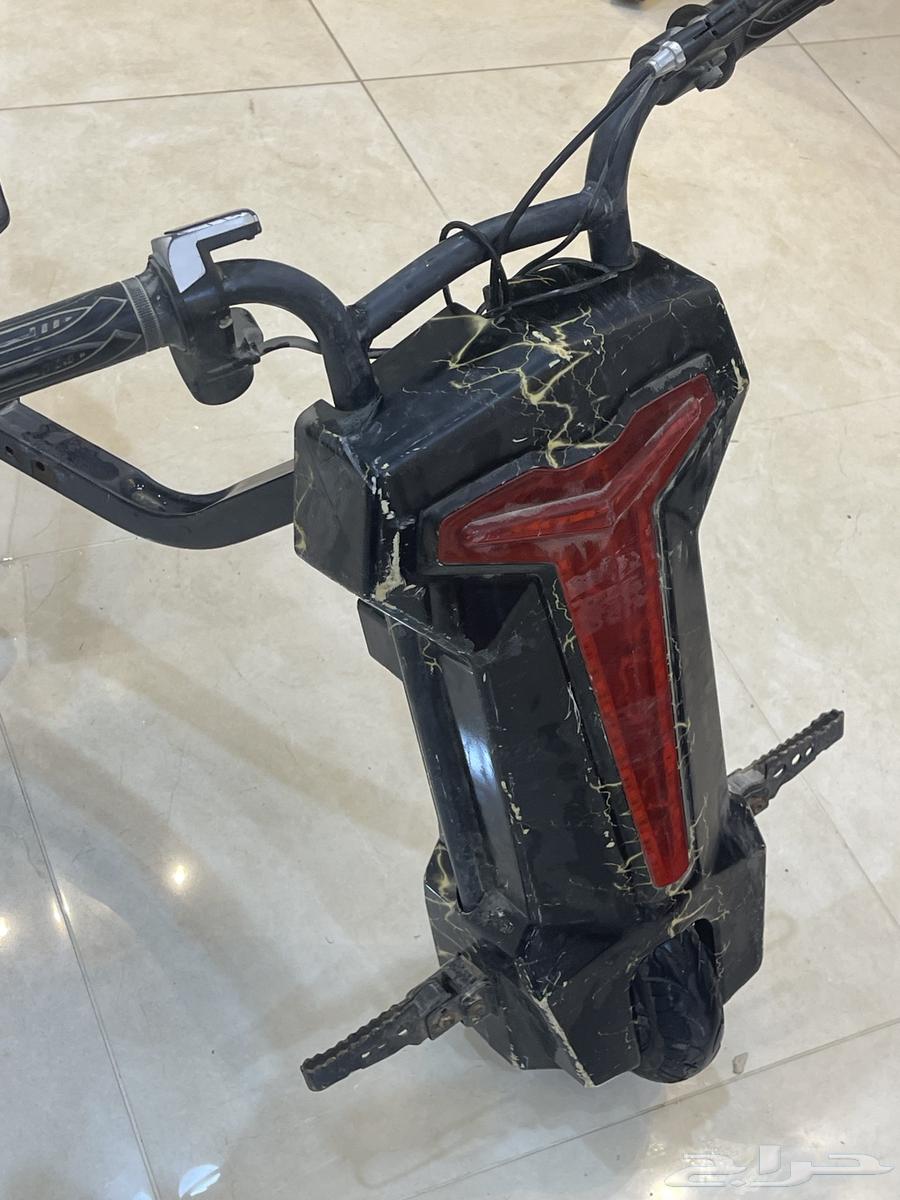 سكوتر كهربائي للبيع التواصل على هذا الرقم الوحد64390527386625111