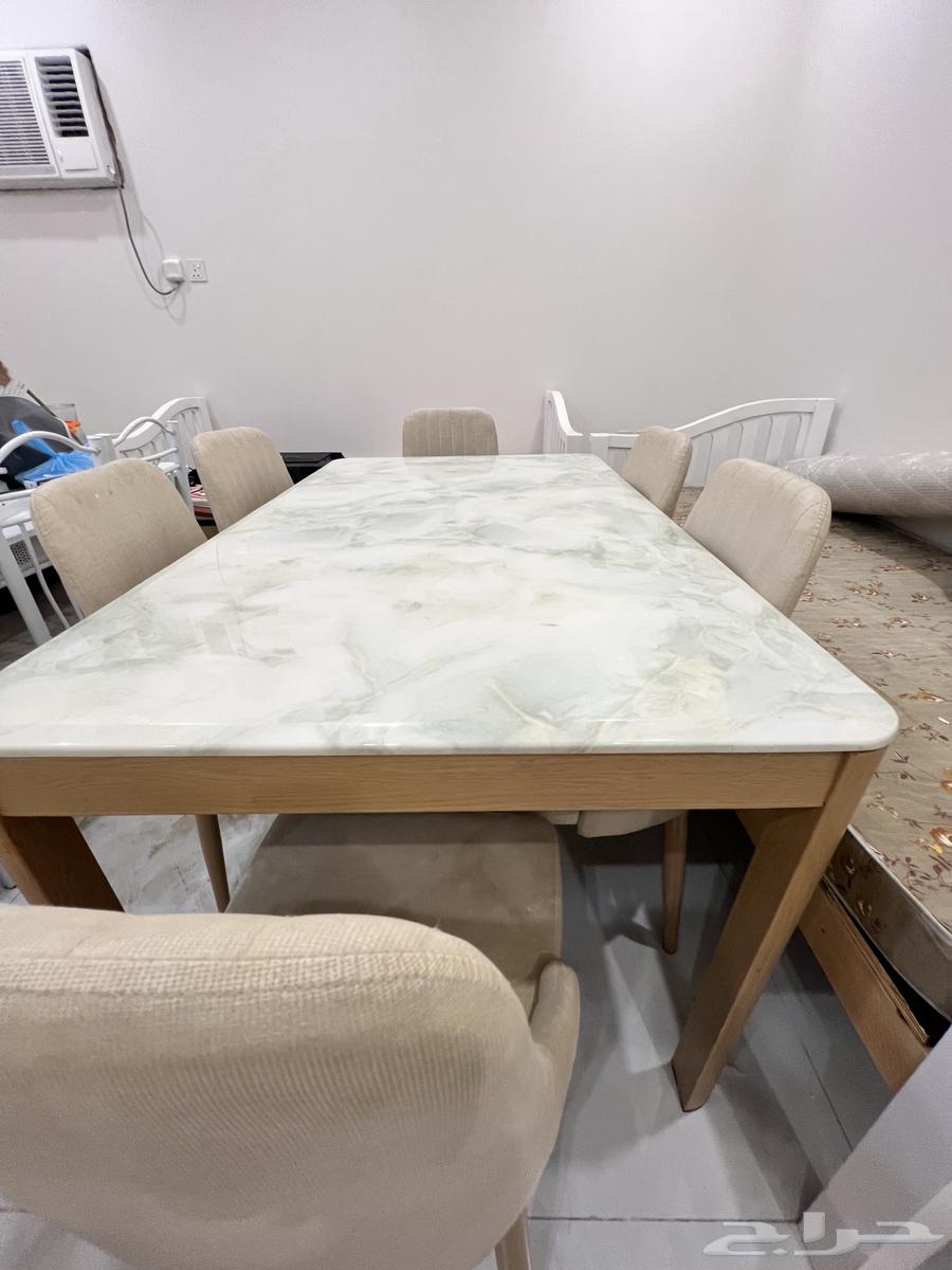 تسريحة من ايكيا وطاولة طعام64380723618562114