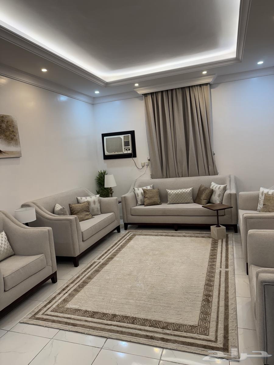 Used clean and new sofa without defects64378905207171110