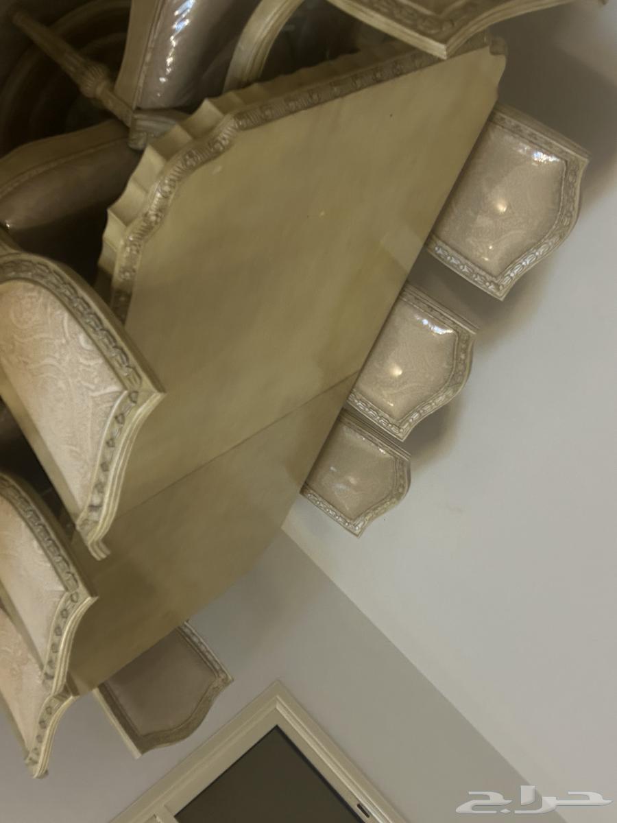 طاولة سفره مع دولاب الصحون وكاسات64379631309697112