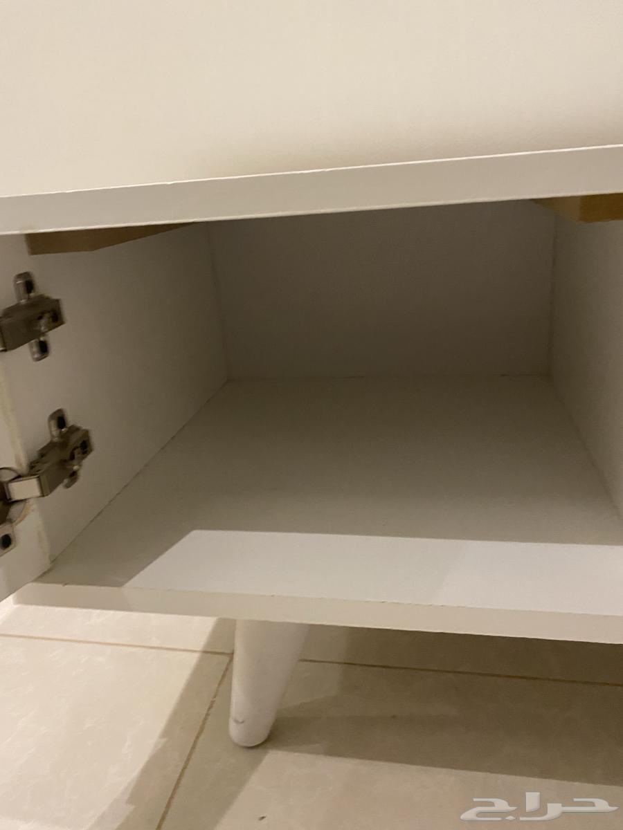 طاولة تلفزيون للبيع64379079394434111