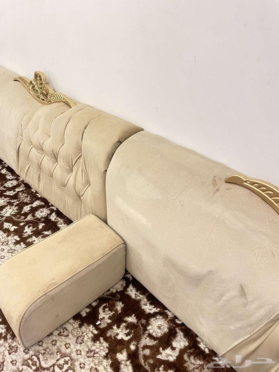 مساند وفرشه موكيت تركي للبيع المساحه اربعه في خمسه64377374767873111