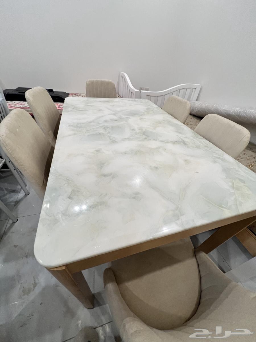 تسريحة من ايكيا وطاولة طعام64380723618562113