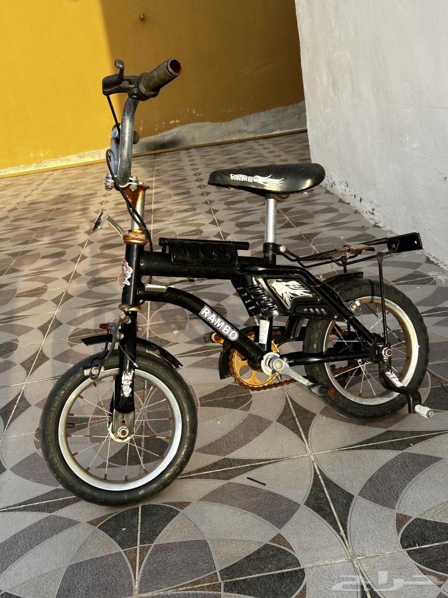 سيكل رامبو للبيع معرف المقاس لكن يصلح عمر من 5 الى 9 تقريبا64387383383554112